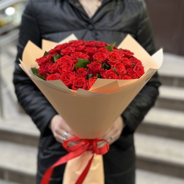 51 красная роза Эль Торо (El Toro Medium)